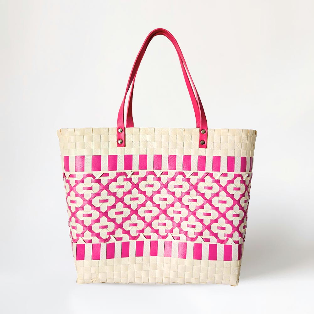 Quatrefoil Pattern Woven Tote Bag - Hautefull