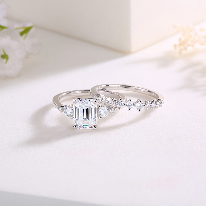 2 Carat Emerald Cut Genuine Moissanite Diamond Ring Set - Hautefull